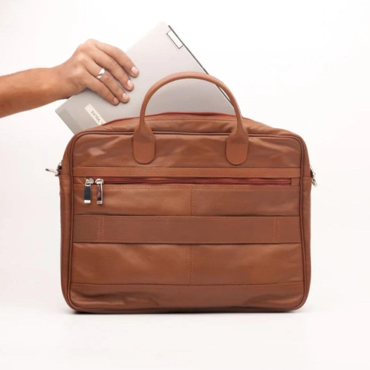 The Churchill Leather Bag — view 3