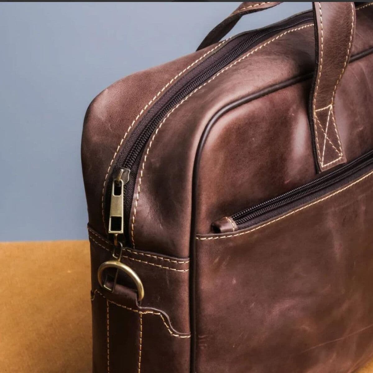 The Cognac Classic Leather Bag — view 7